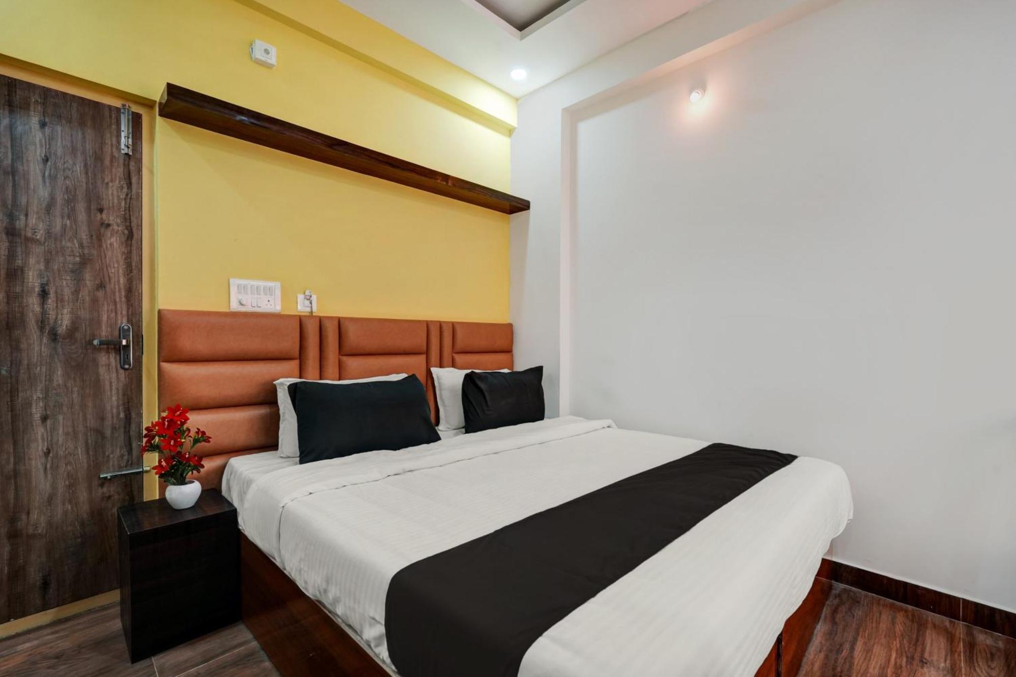 Collection O Utsav Grand Hotel Bangalore Exterior photo